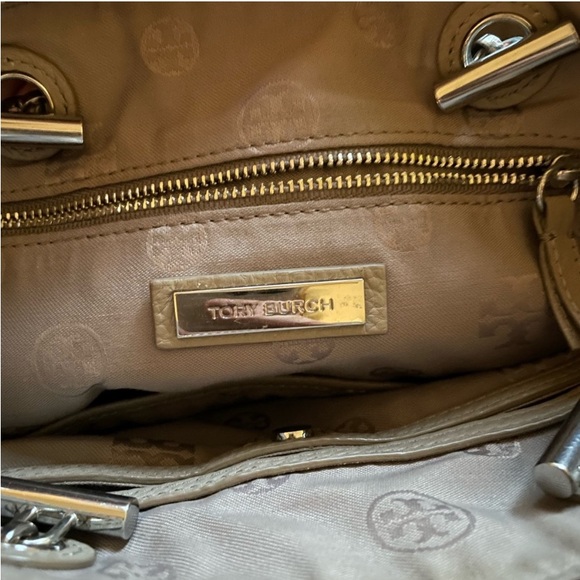 Tory Burch crossbody with handles - Picture 5 of 5